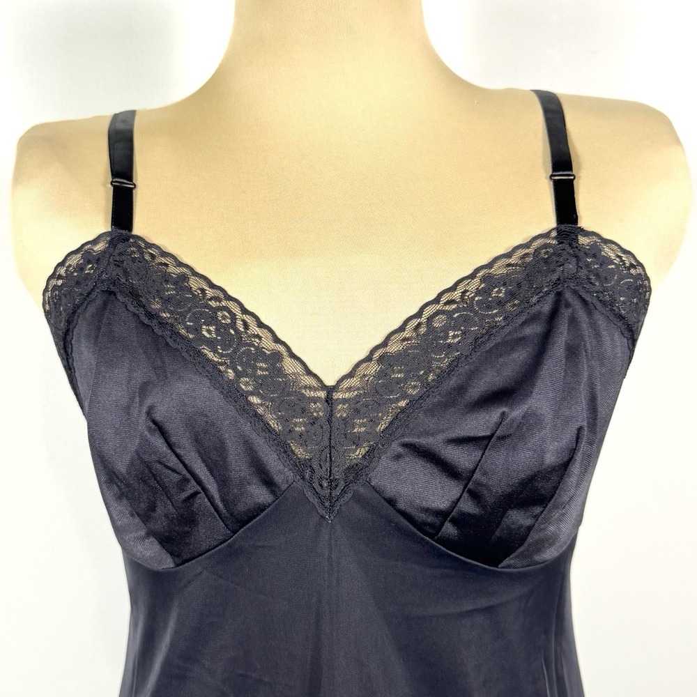 Vtg Vanity Fair Black Full Slip Size S/M Dark Romance Nylon Lace Empire‎ Waist